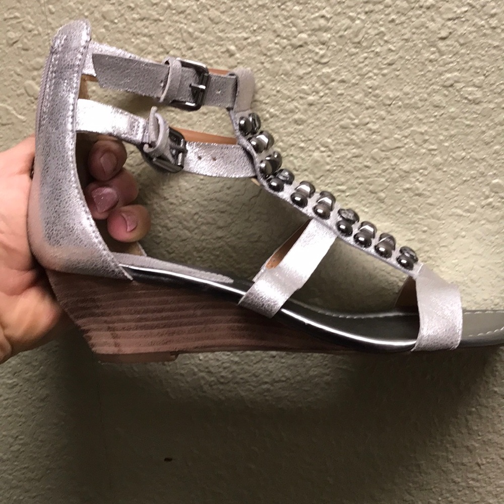 Sandals - Picture 2 of 4